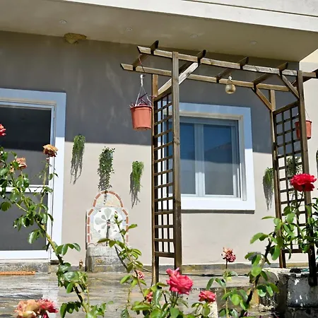 Panmaria Sea View Garden Flat *